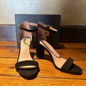 Like New Madden NYC Chic Black Suede Block Heel Sandals